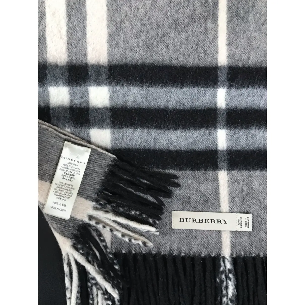 Cashmere scarf & pocket square Burberry