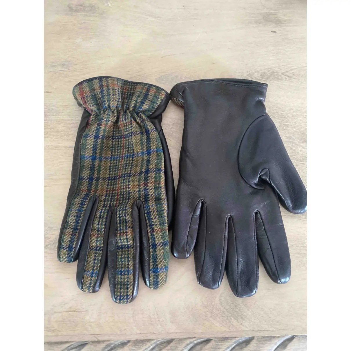 Buy Hackett London Cashmere gloves online