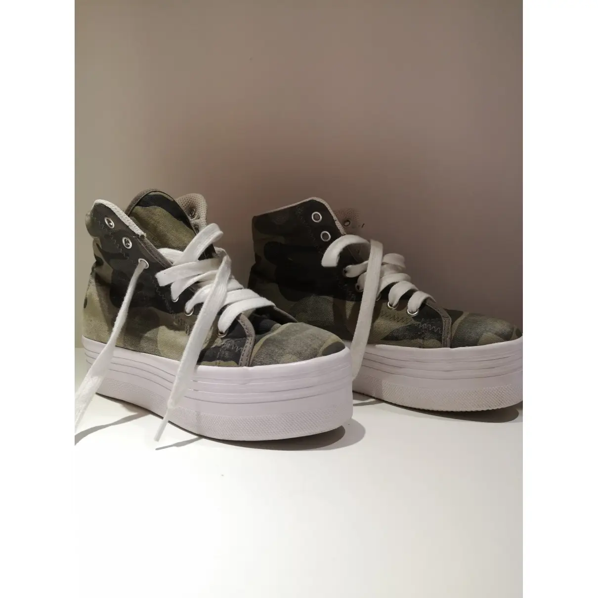 Cloth trainers Jeffrey Campbell