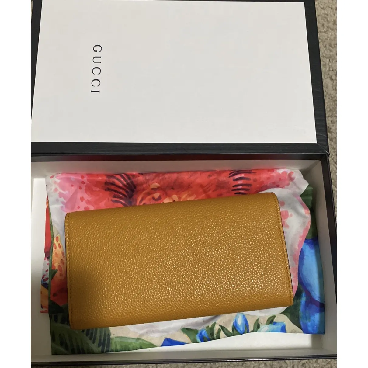 Buy Gucci Zumi cloth wallet online