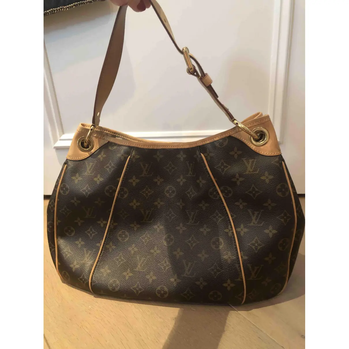 Buy Louis Vuitton Galliera leather handbag online