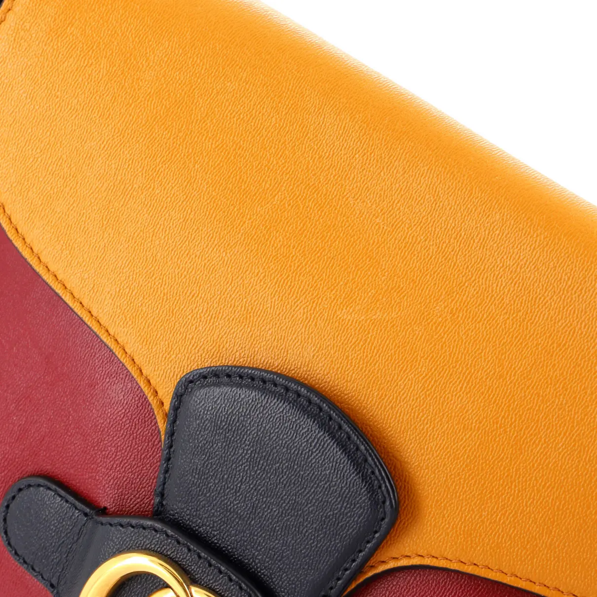 GG Marmont Zip Messenger leather handbag Gucci