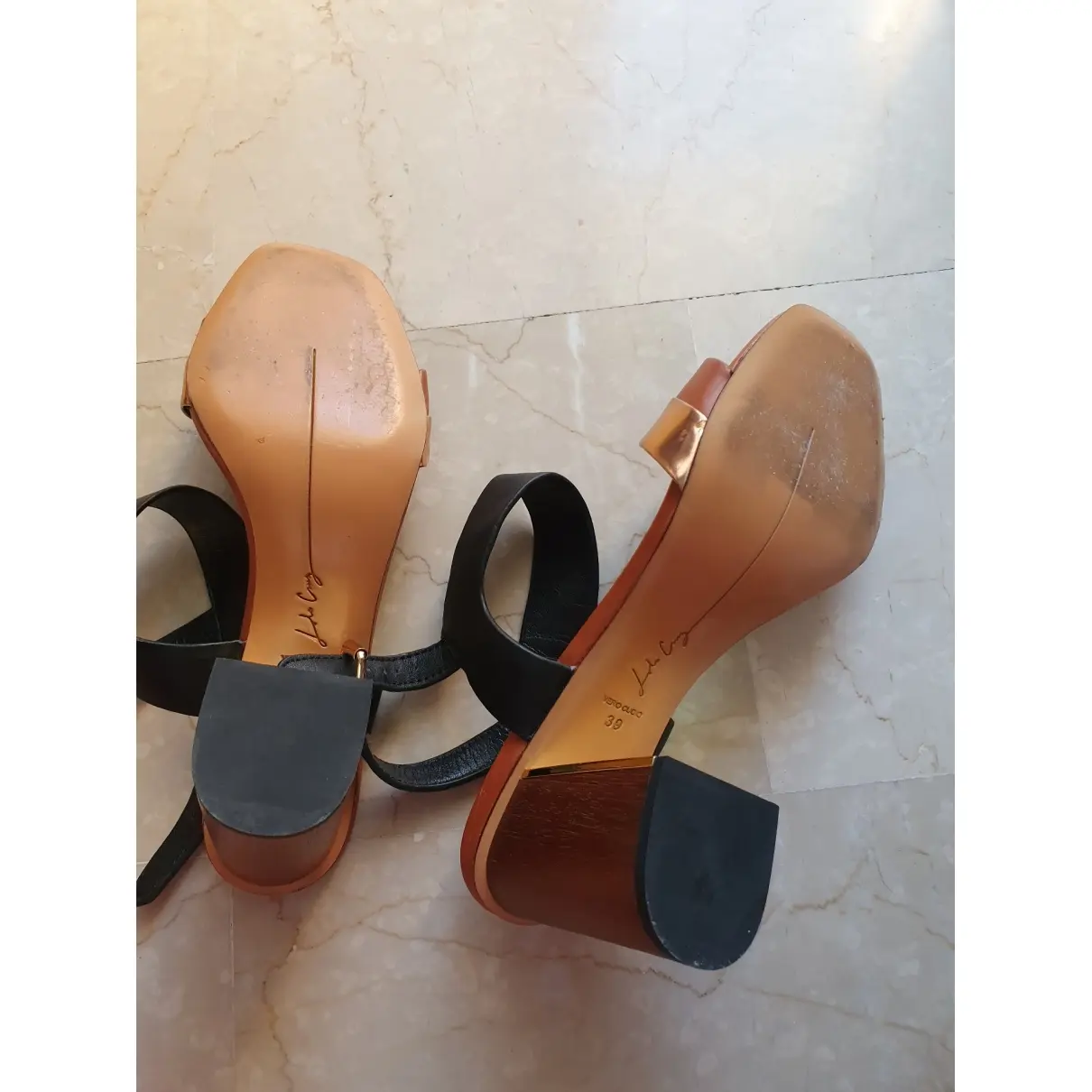 Leather sandals Lola Cruz