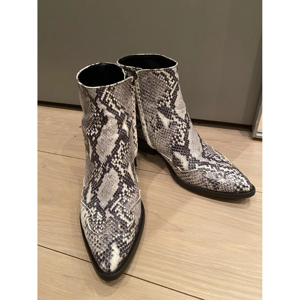Buy Claudie Pierlot Spring Summer 2019 leather western boots online