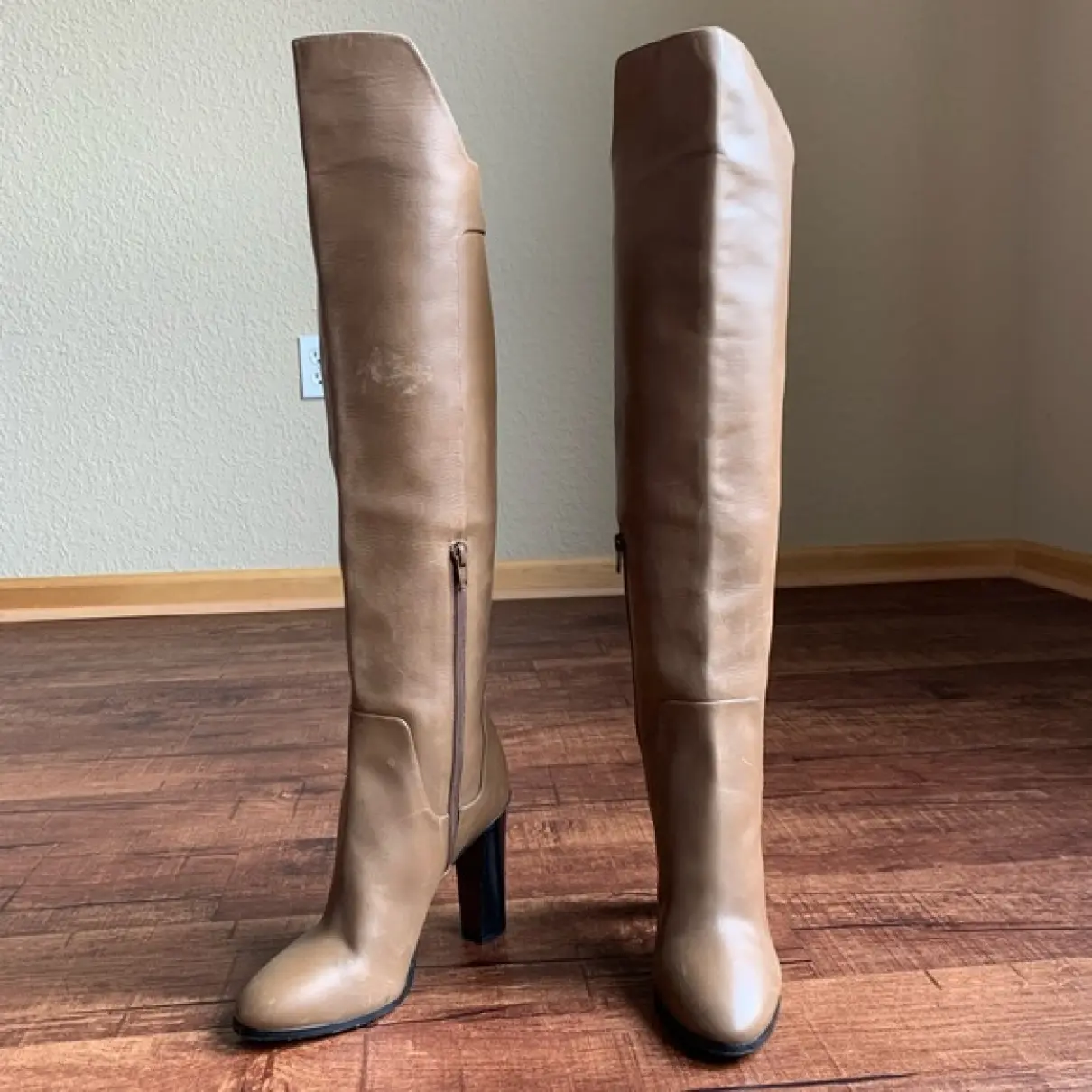 Leather boots Vince