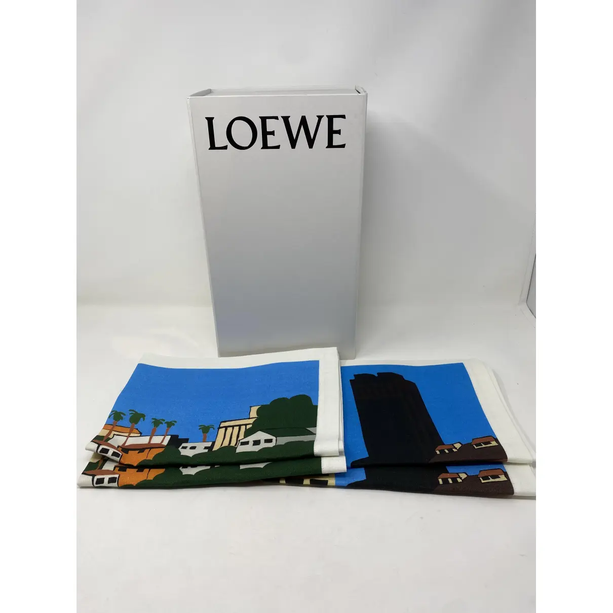 Linen dinnerware Loewe