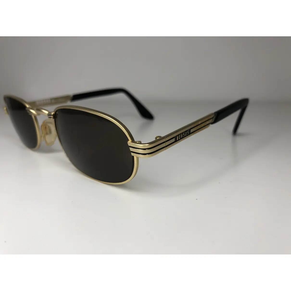 Buy Versus Sunglasses online - Vintage