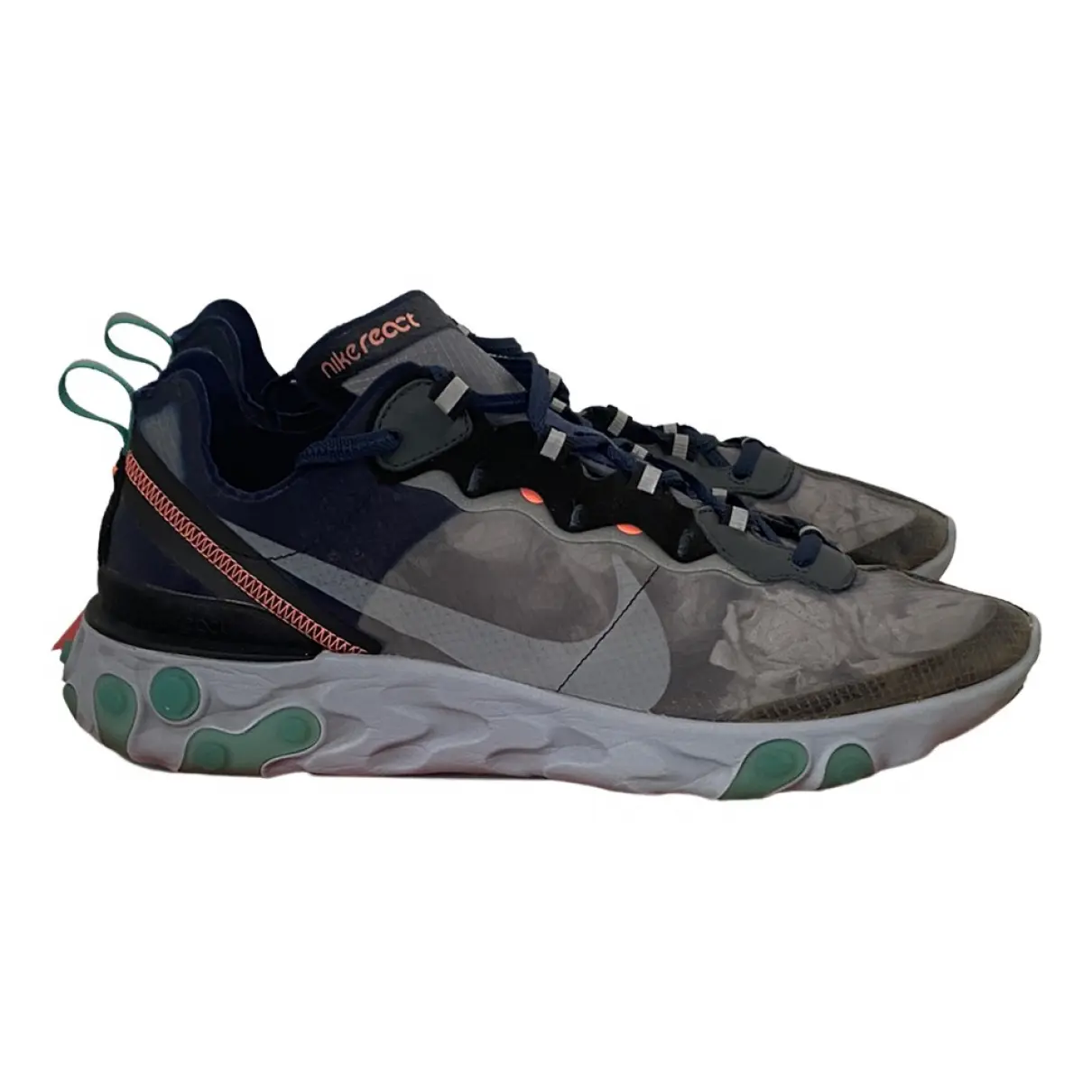 React Element 87 low trainers Nike