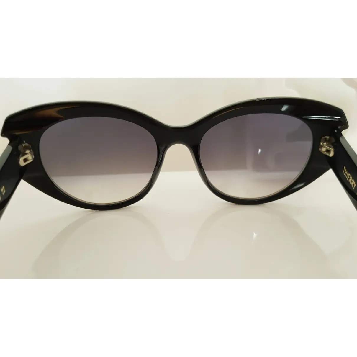 Buy Thierry Lasry Oversized sunglasses online