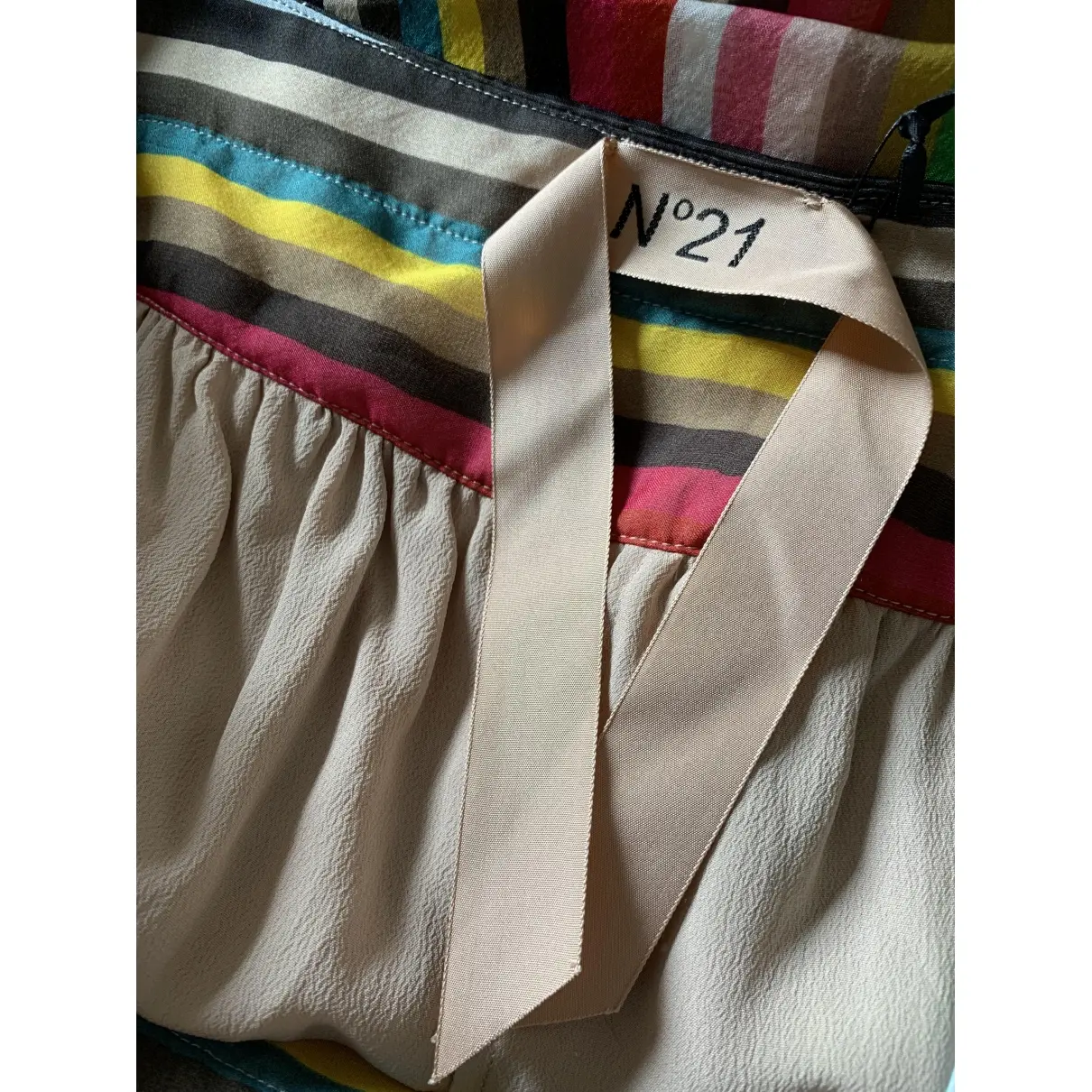 Buy N°21 Silk mid-length skirt online
