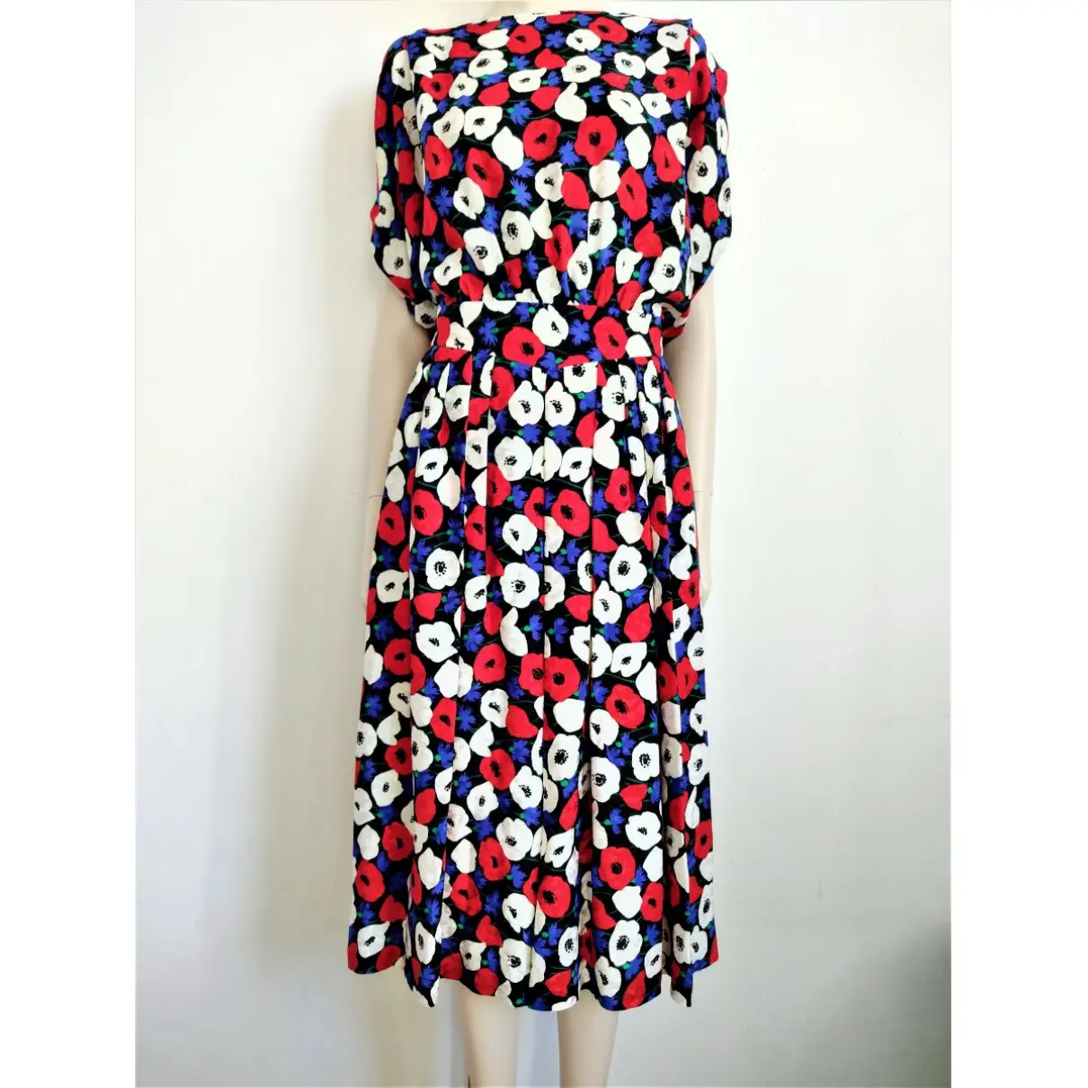 Buy Pierre Cardin Silk mid-length dress online - Vintage