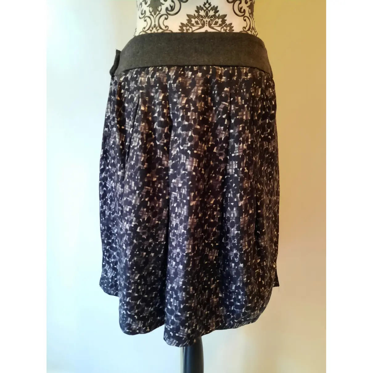 Buy Tara Jarmon Silk mid-length skirt online