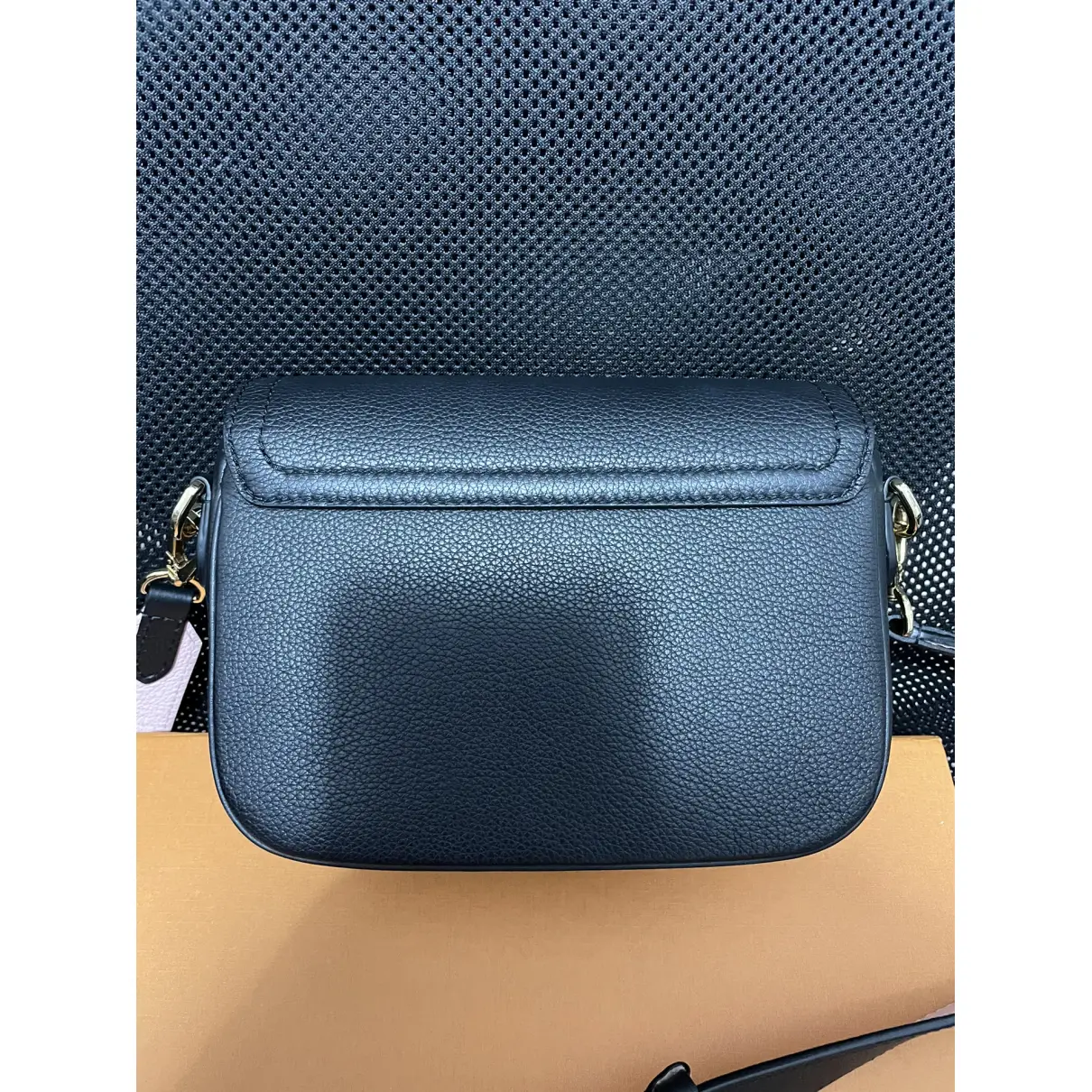 Buy Louis Vuitton Lockme Tender leather handbag online