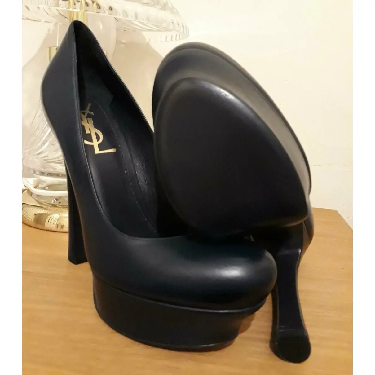 Buy Yves Saint Laurent Palais leather heels online - Vintage