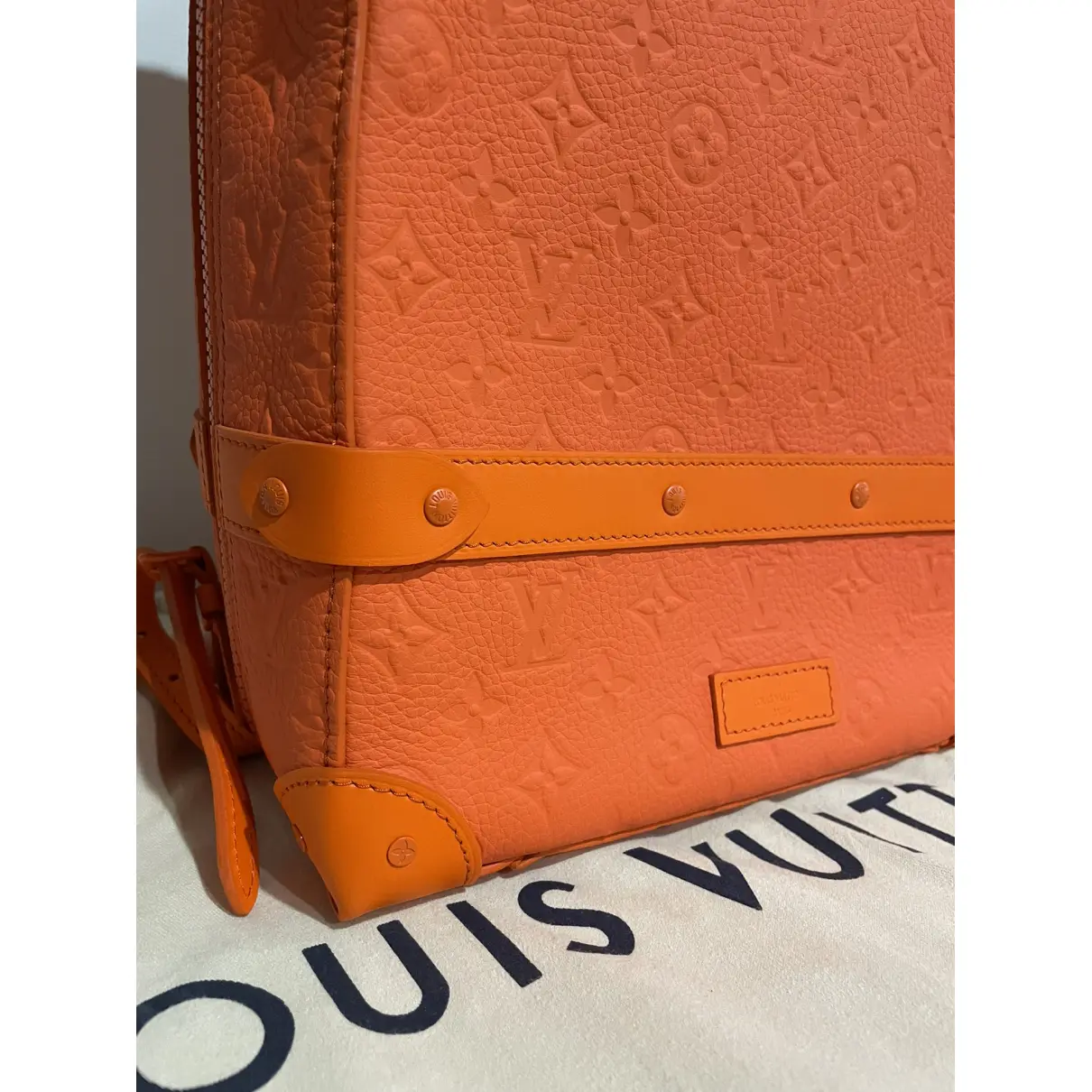 Buy Louis Vuitton Trunk leather bag online