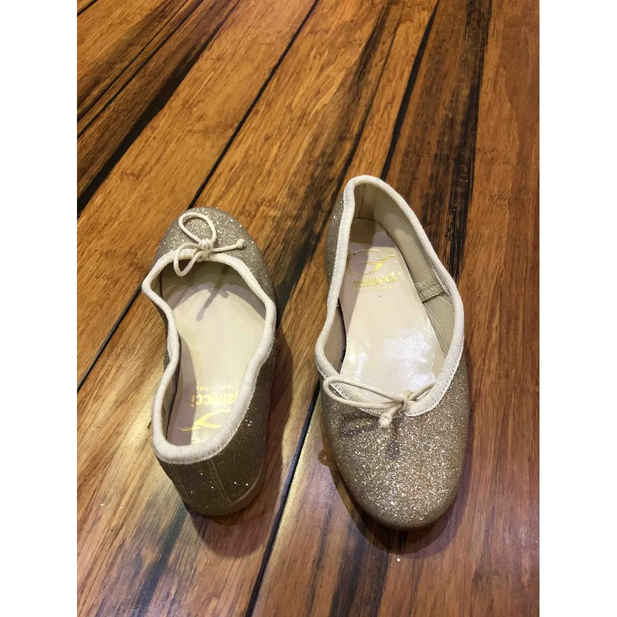 Buy Gallucci Leather ballet flats online