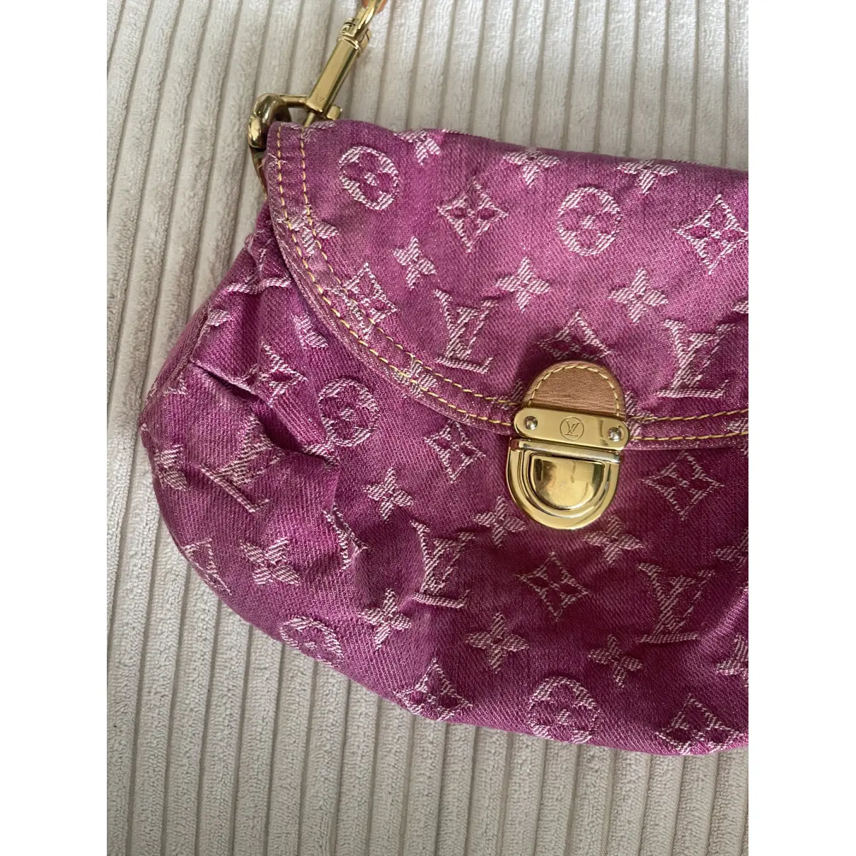 Buy Louis Vuitton Pleaty handbag online