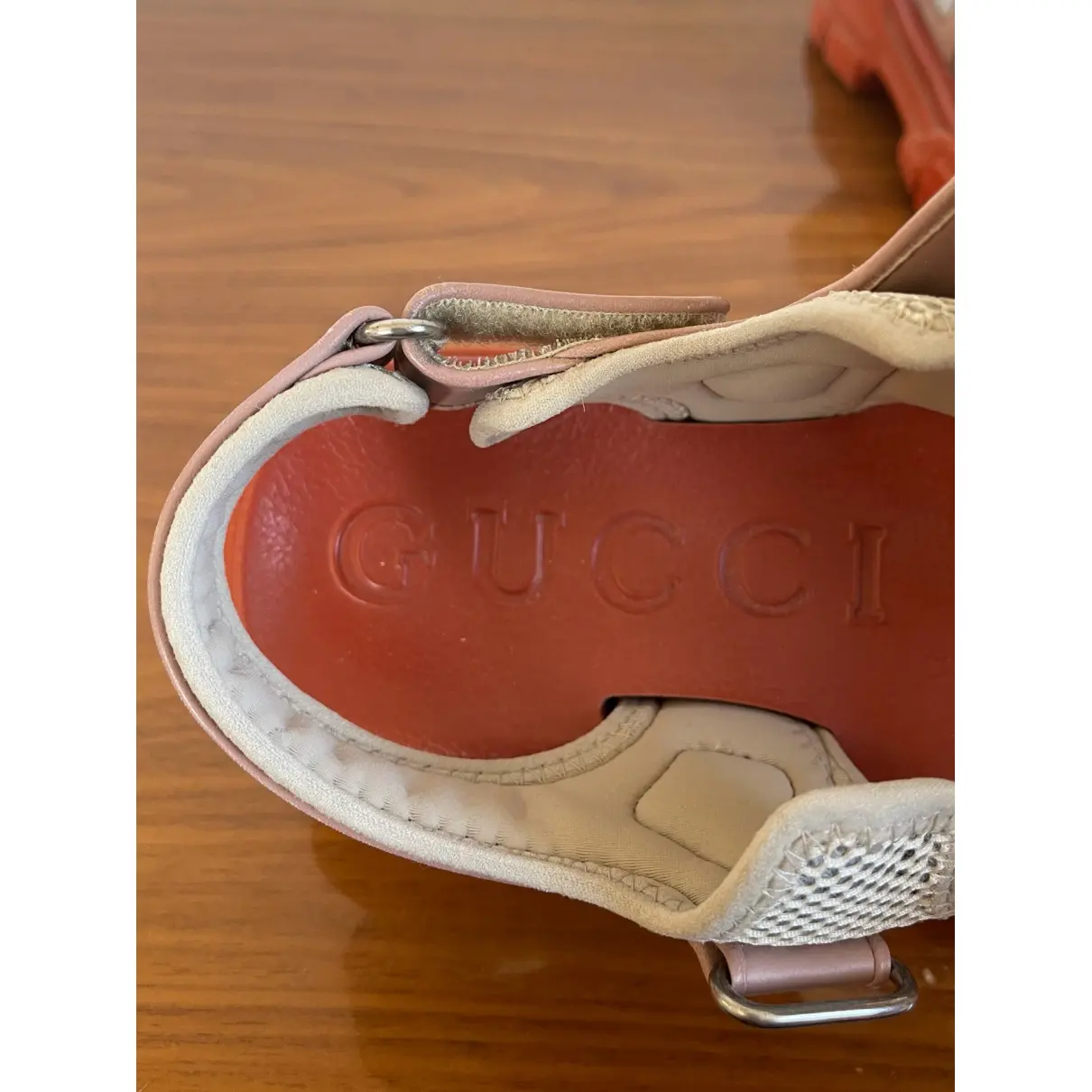 Aguru Crystal leather sandal Gucci