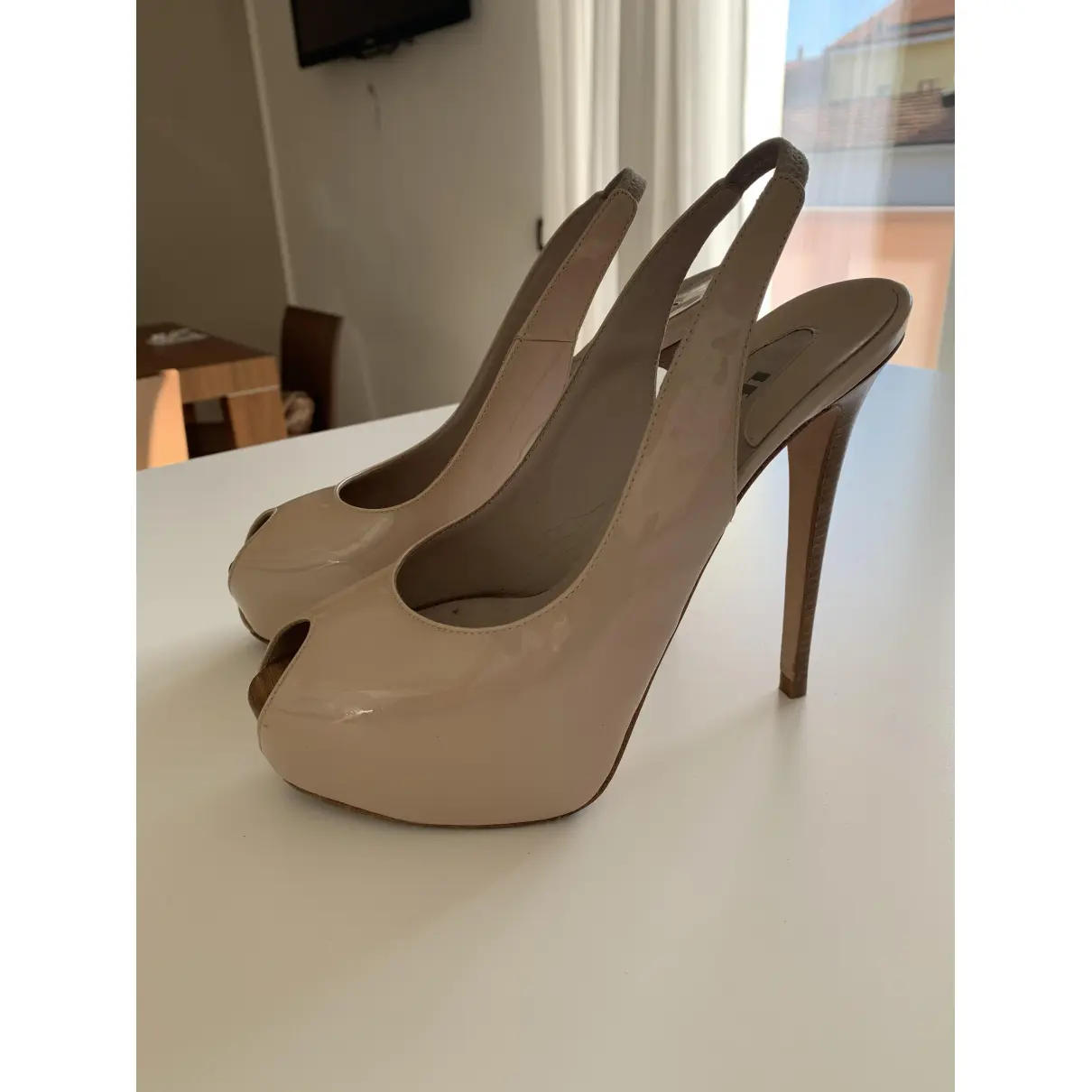 Buy Le Silla Patent leather heels online