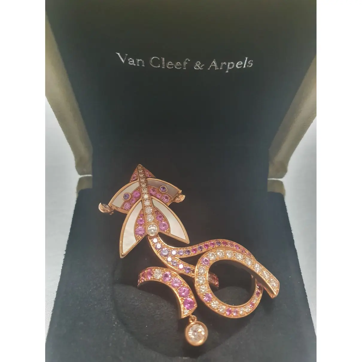 Buy Van Cleef & Arpels Bagues entre Les Doigts pink gold ring online