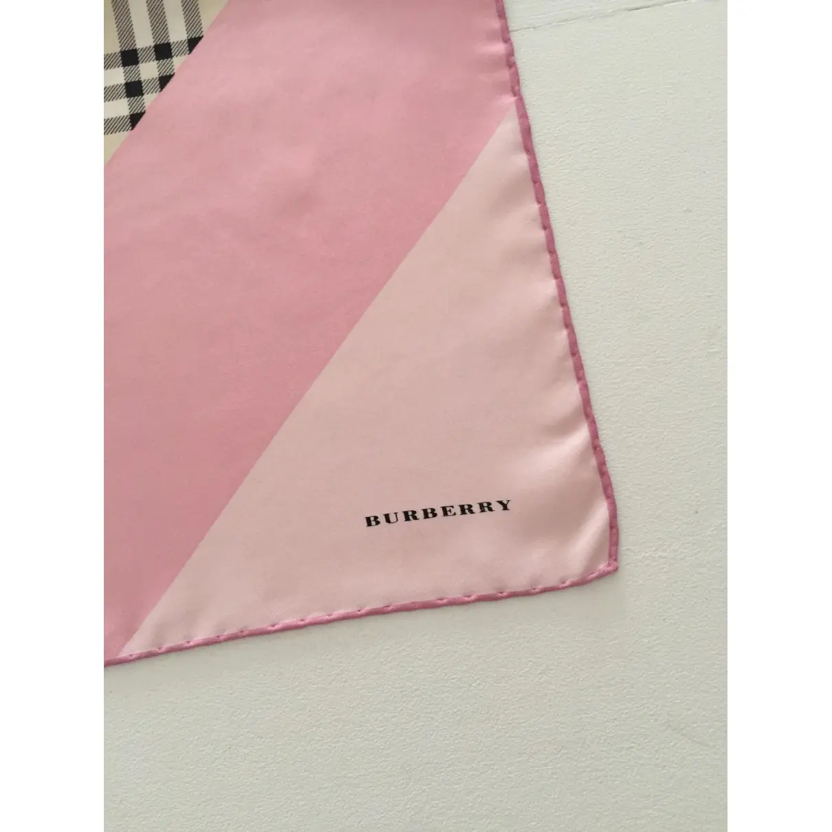 Luxury Burberry Silk handkerchief Women - Vintage