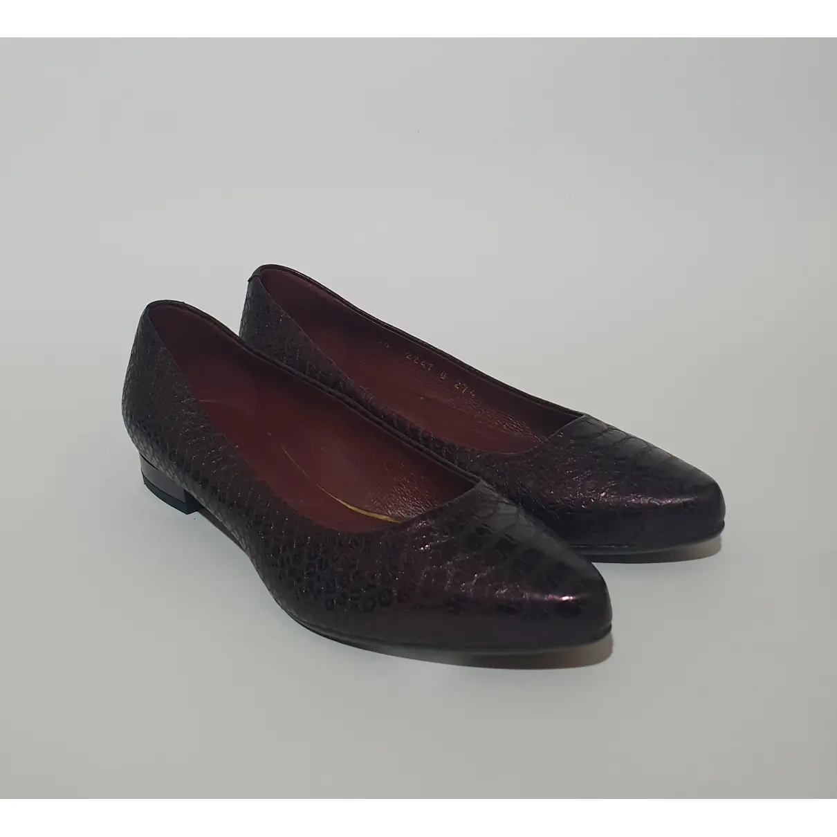 Buy Gino Rossi Leather flats online