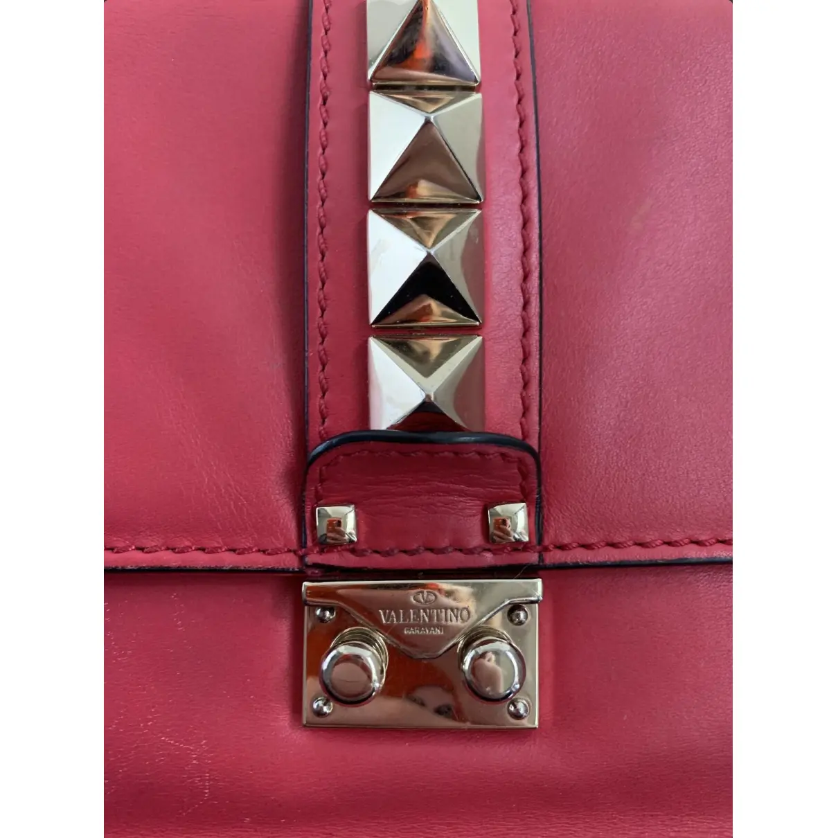 Glam Lock leather handbag Valentino Garavani