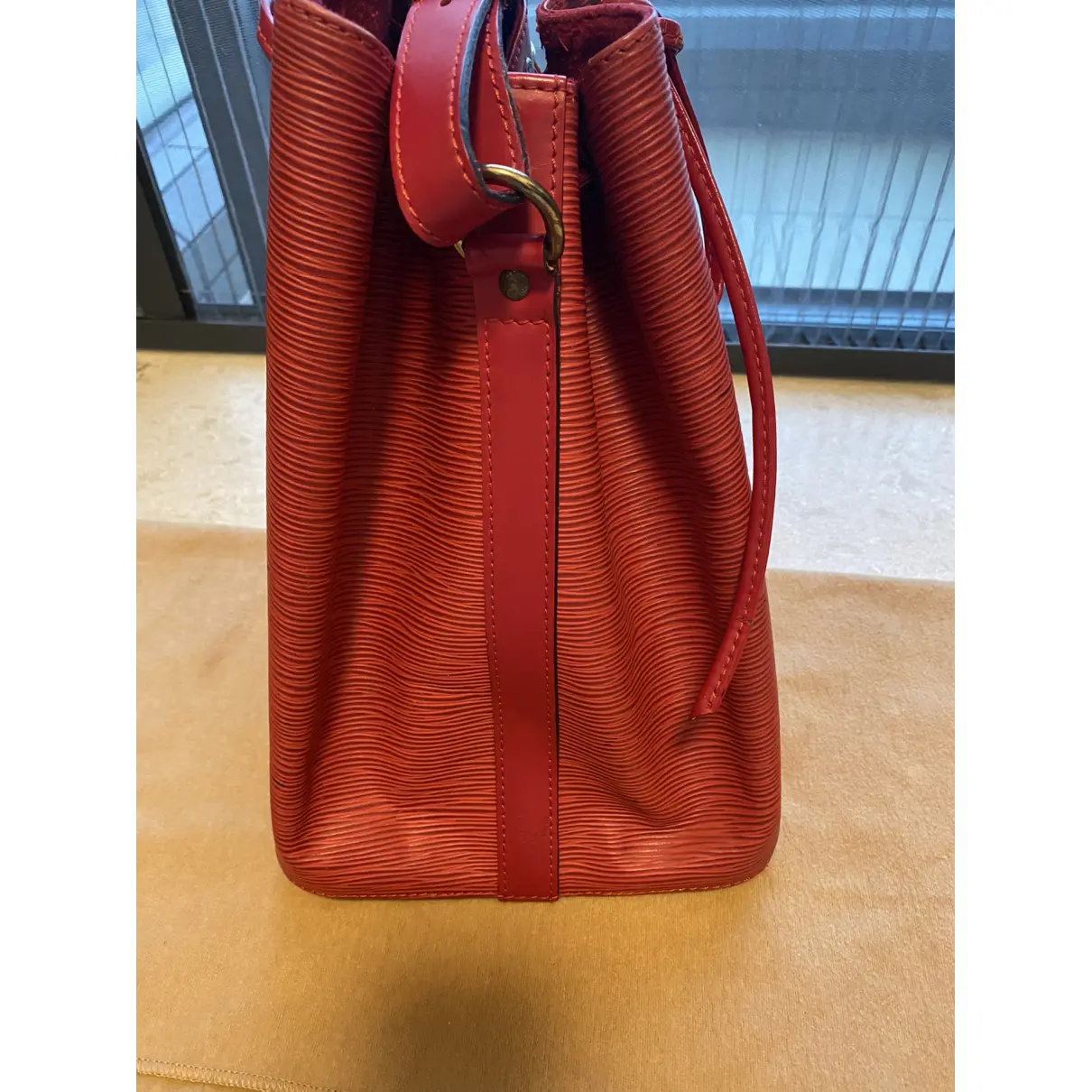 Buy Louis Vuitton Lockme Bucket leather handbag online