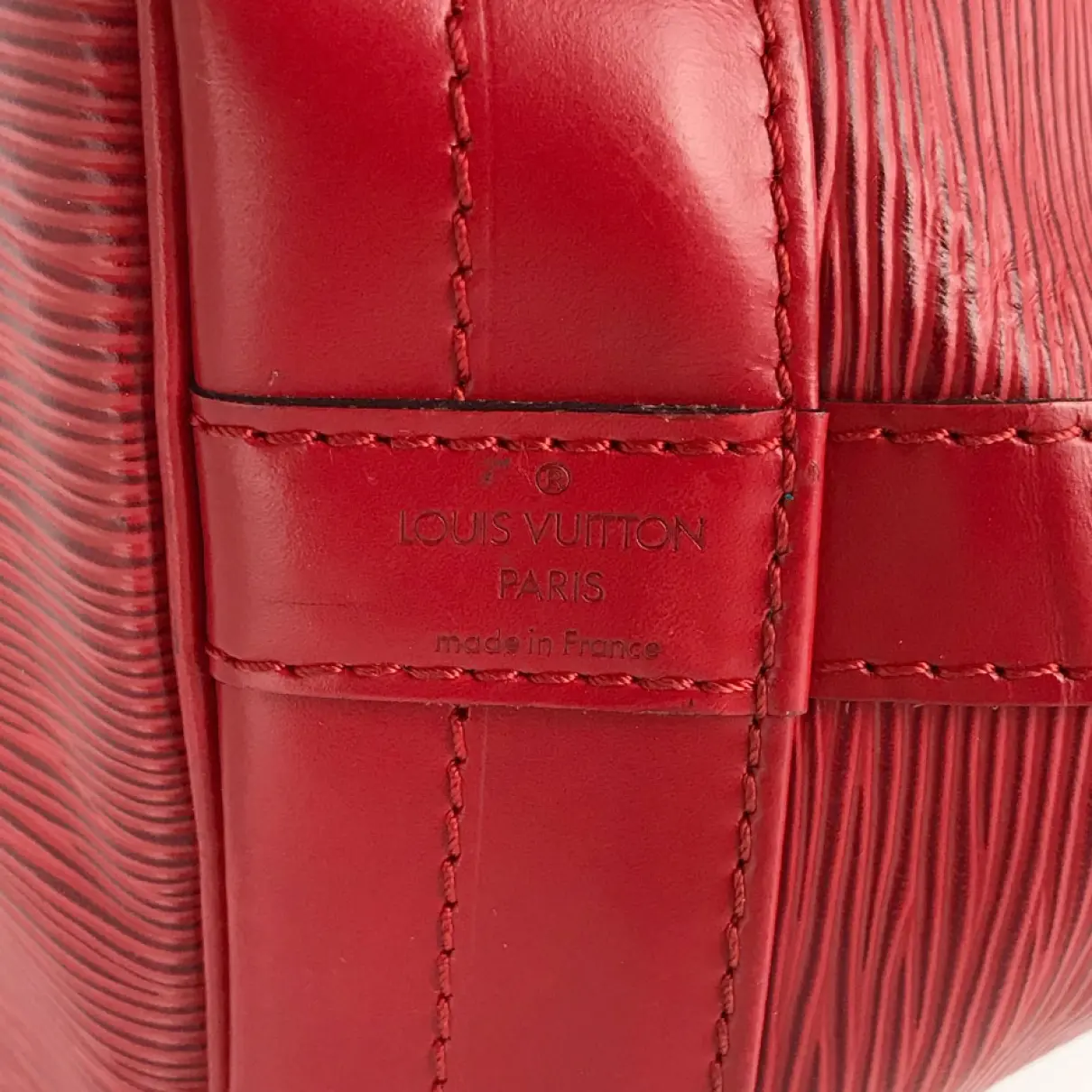 Buy Louis Vuitton Noé leather handbag online - Vintage