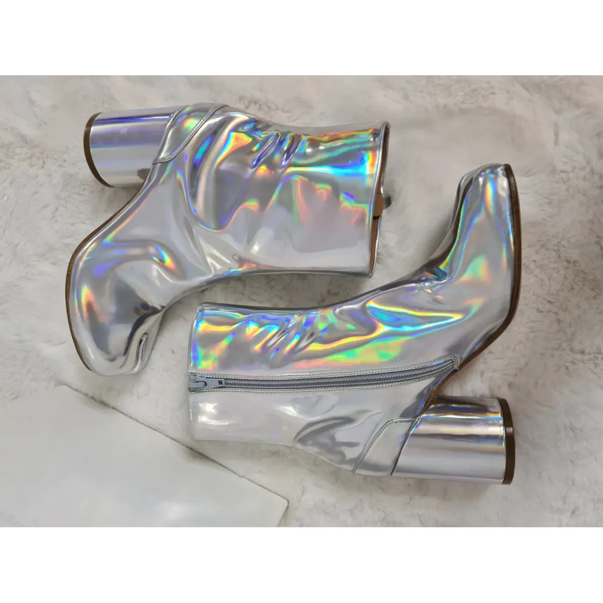 Buy Maison Martin Margiela Tabi patent leather ankle boots online