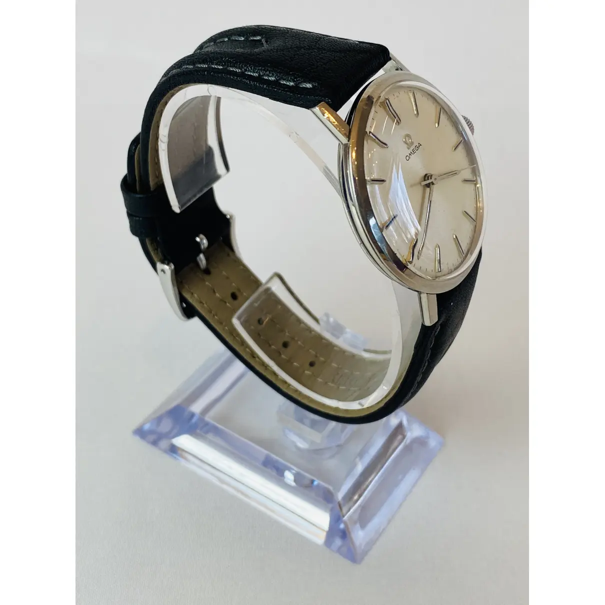 Buy Omega Watch online - Vintage