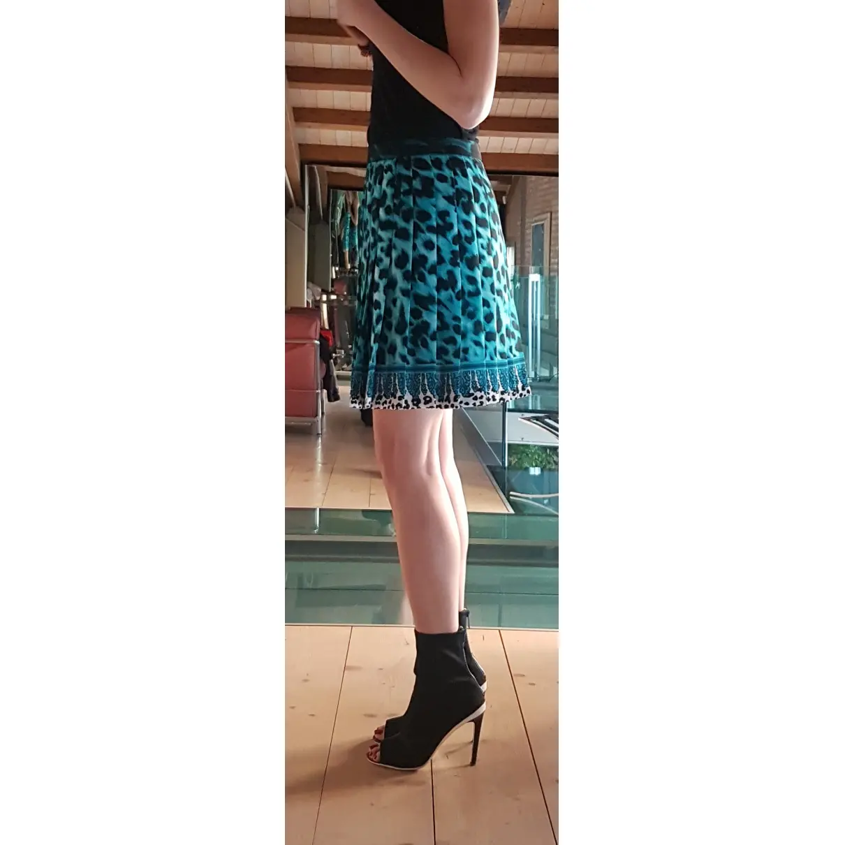 Skirt Versus