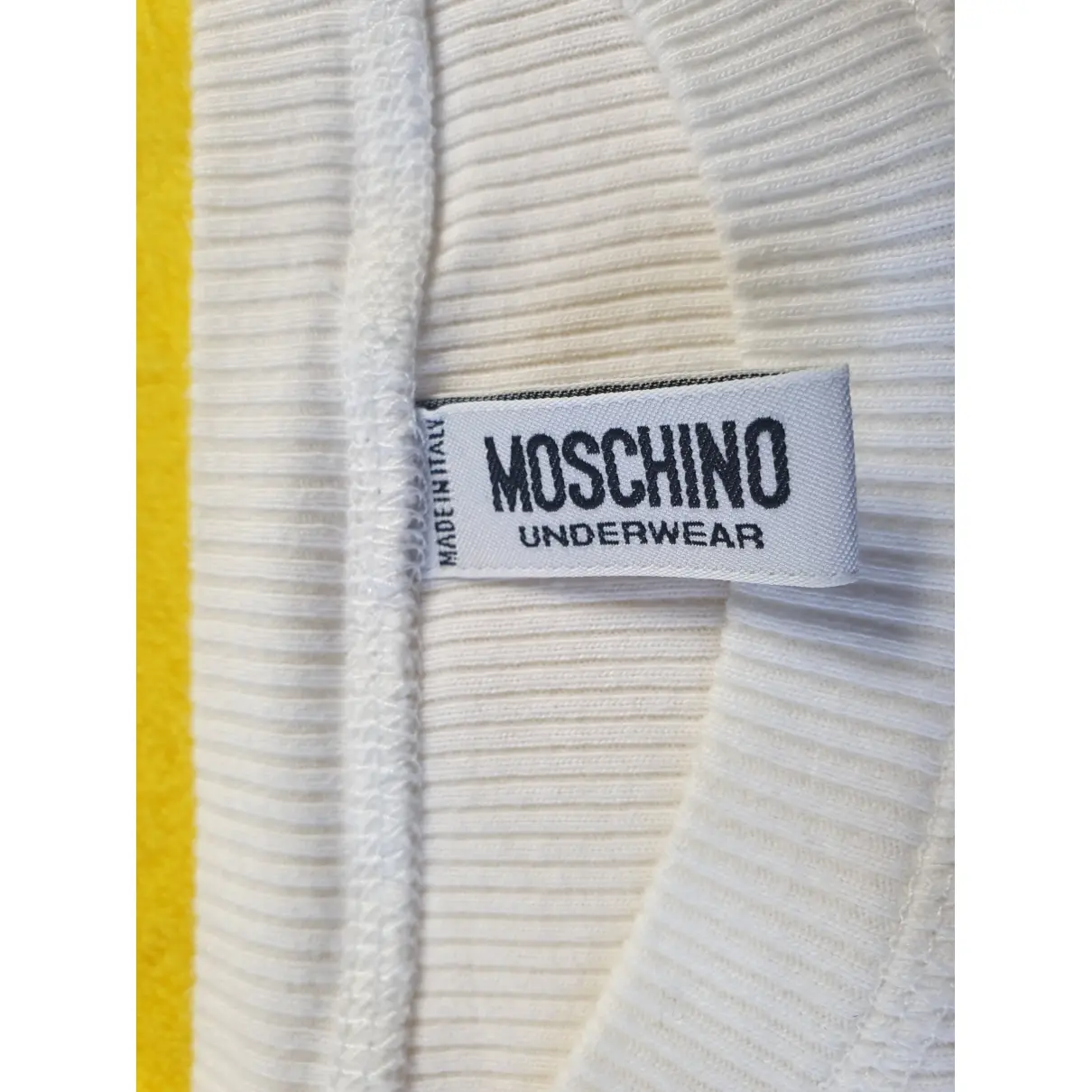 Buy Moschino T-shirt online - Vintage