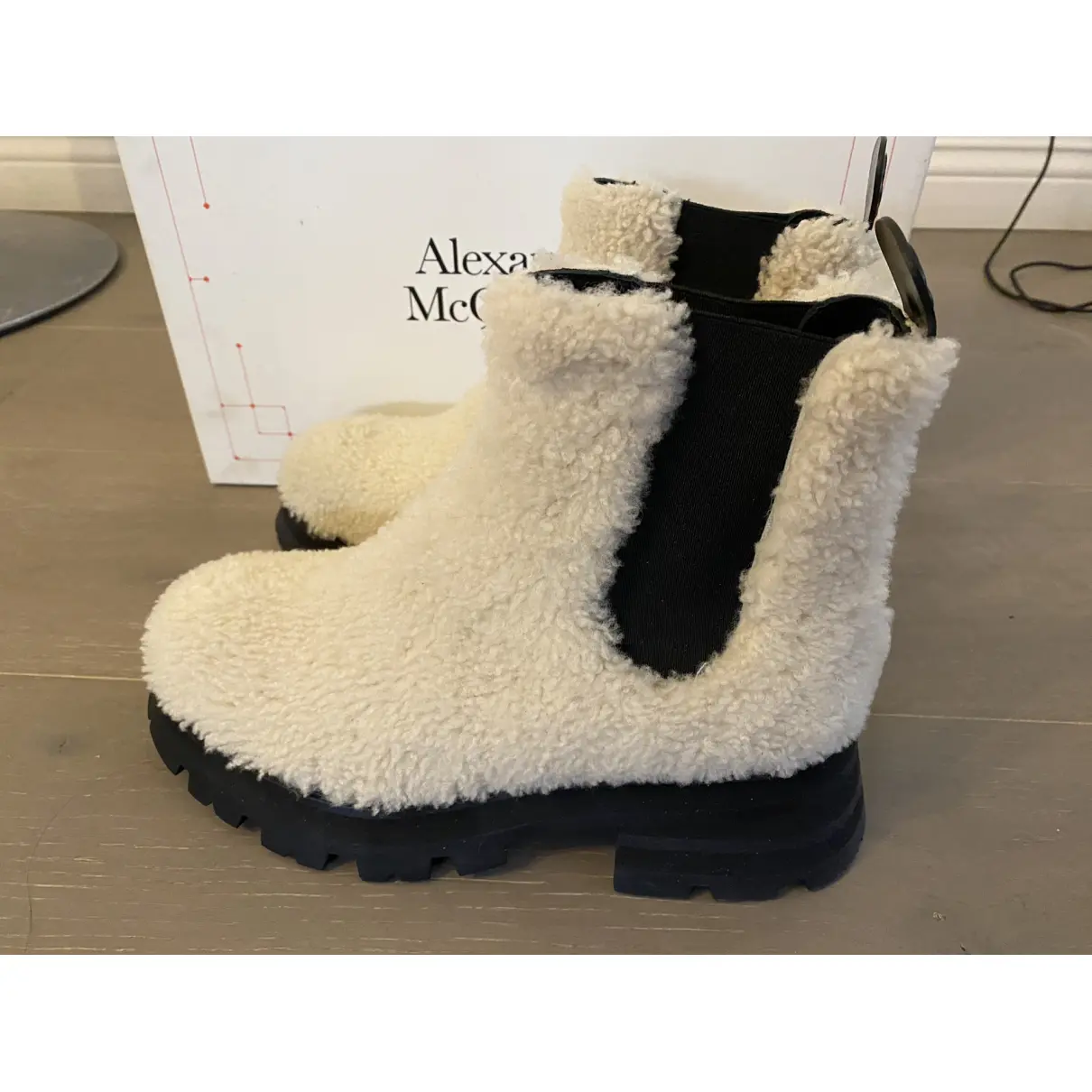 Faux fur snow boots Alexander McQueen White size 37 EU in Faux fur -  39655535