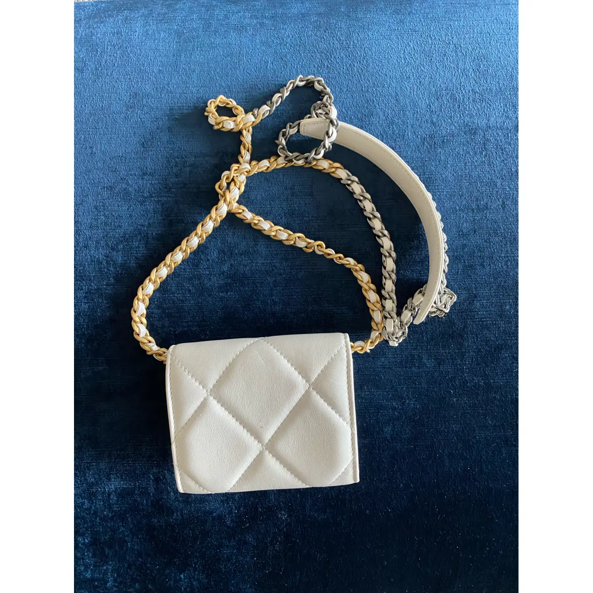 Buy Chanel Chanel 19 leather purse online