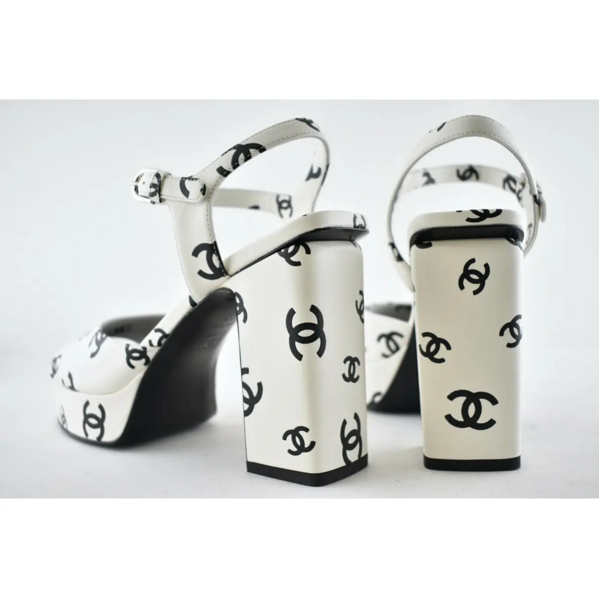 Luxury Chanel Sandals Women