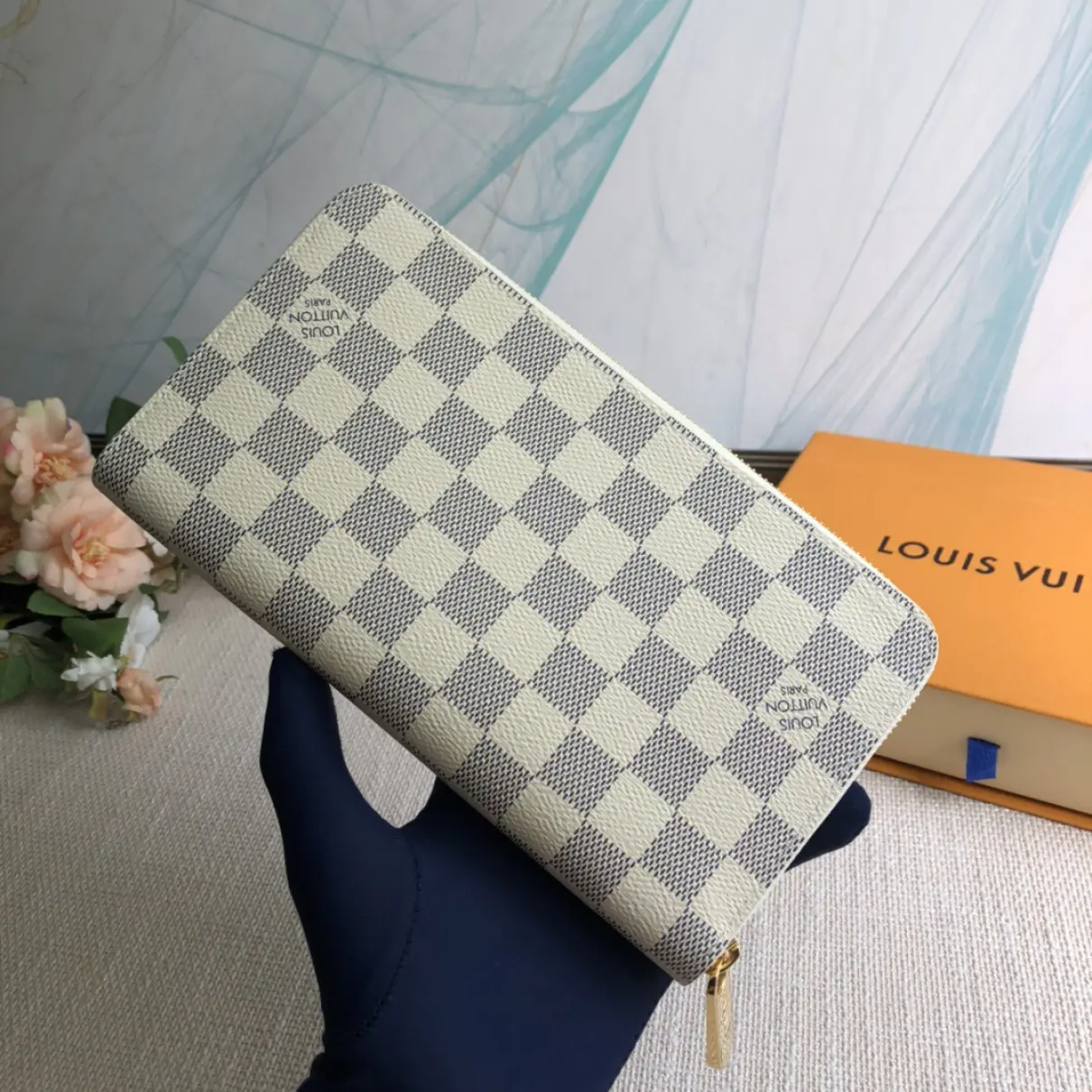 Buy Louis Vuitton Leather clutch bag online