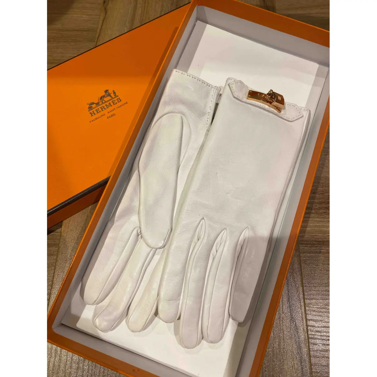 Soya leather gloves Hermès