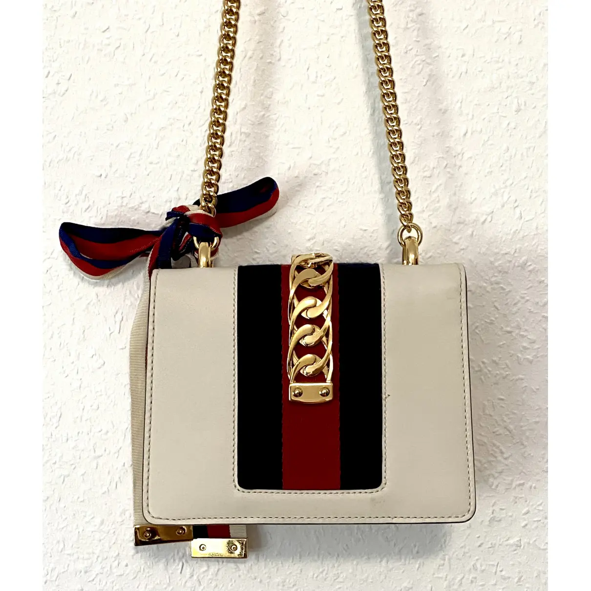 Buy Gucci Sylvie Chain leather handbag online