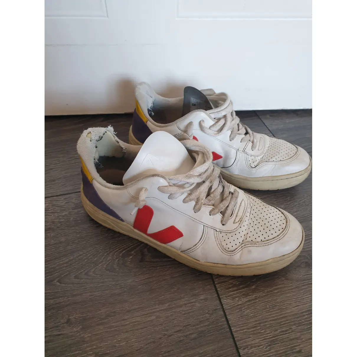 Buy Veja Leather low trainers online