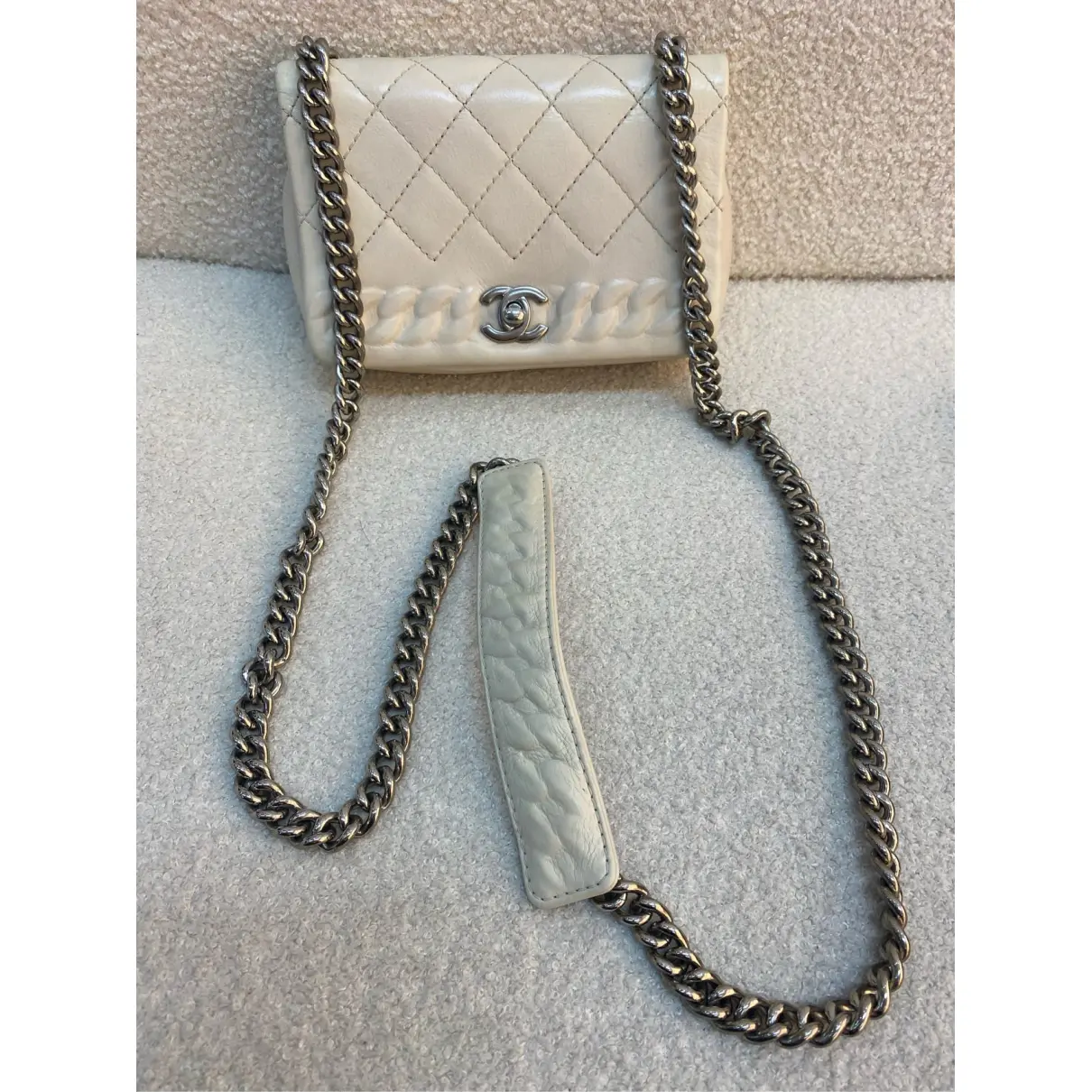 Wallet On Chain leather crossbody bag Chanel