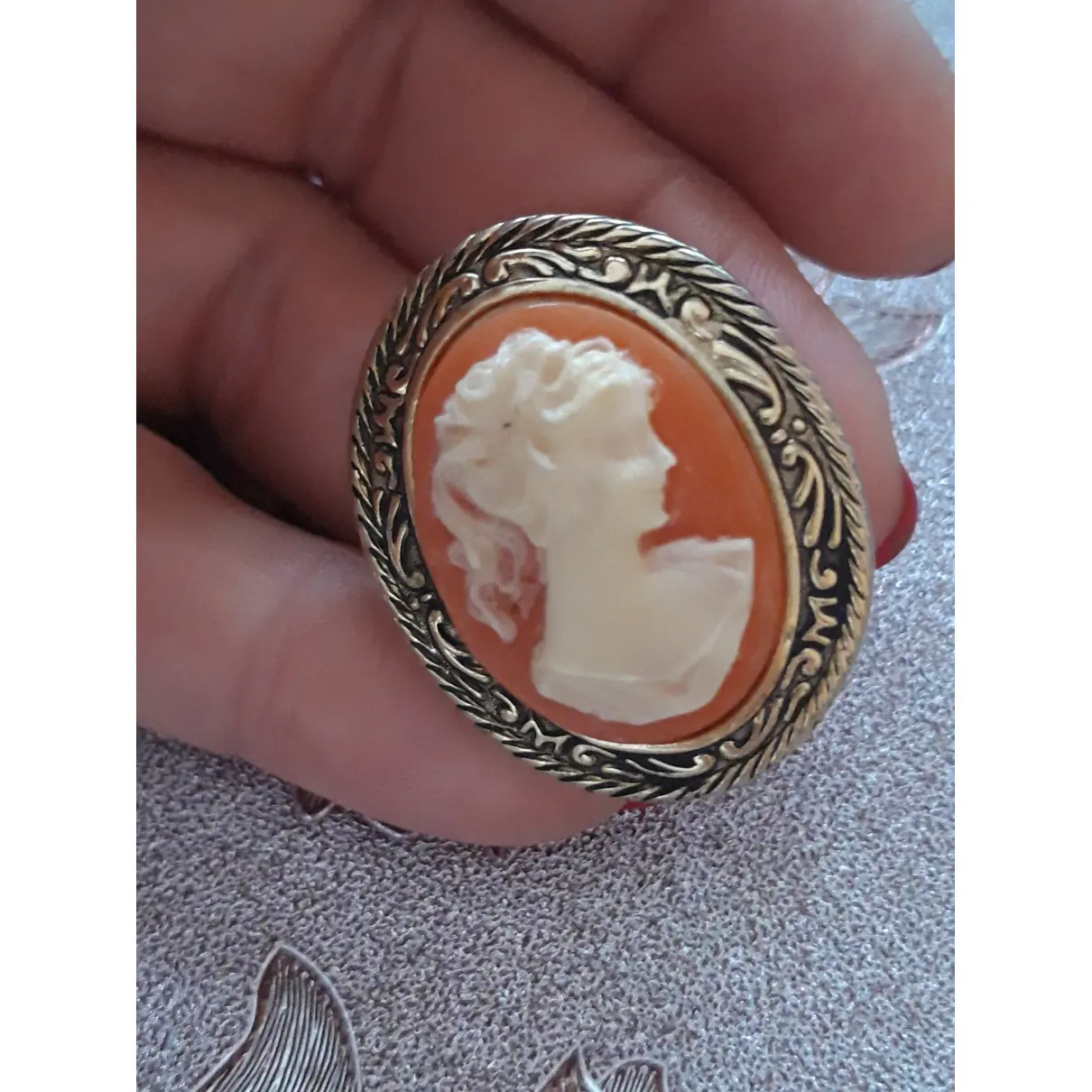 Buy Cameo Pin & brooche online