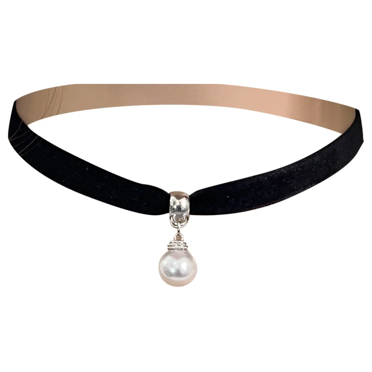 Fit pearl necklace