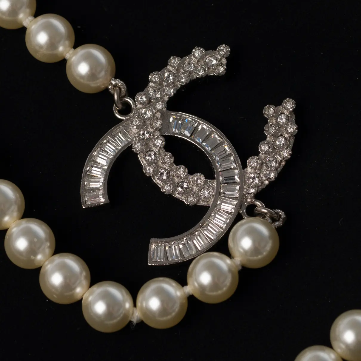 Buy Chanel Pearls long necklace online
