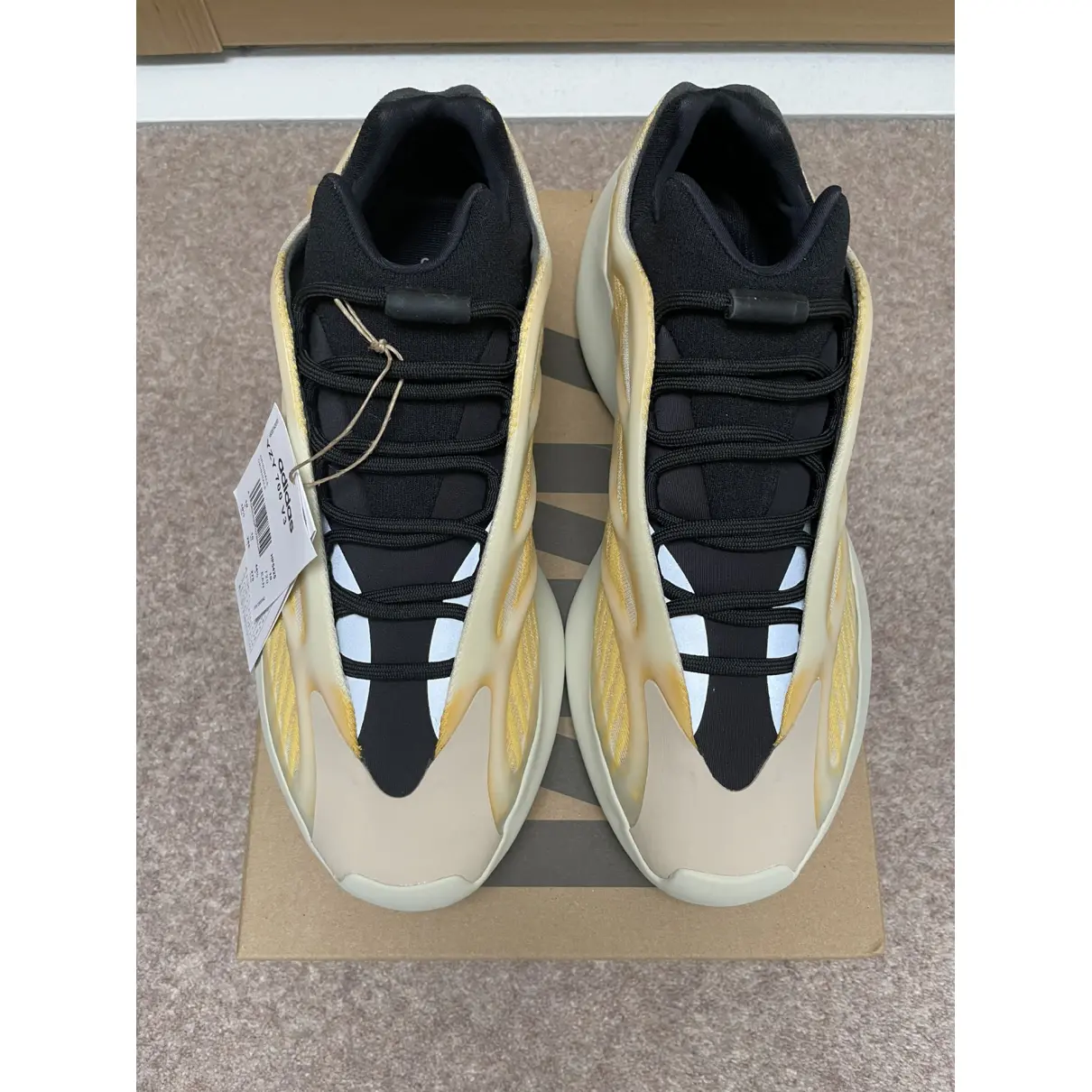 Boost 700 V3 low trainers Yeezy x Adidas