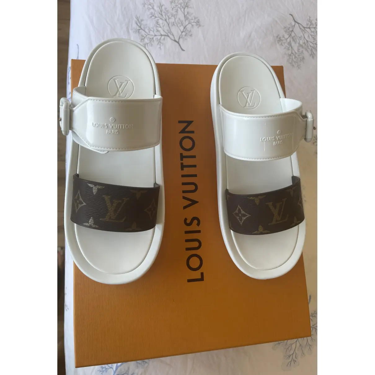 Sandals Louis Vuitton