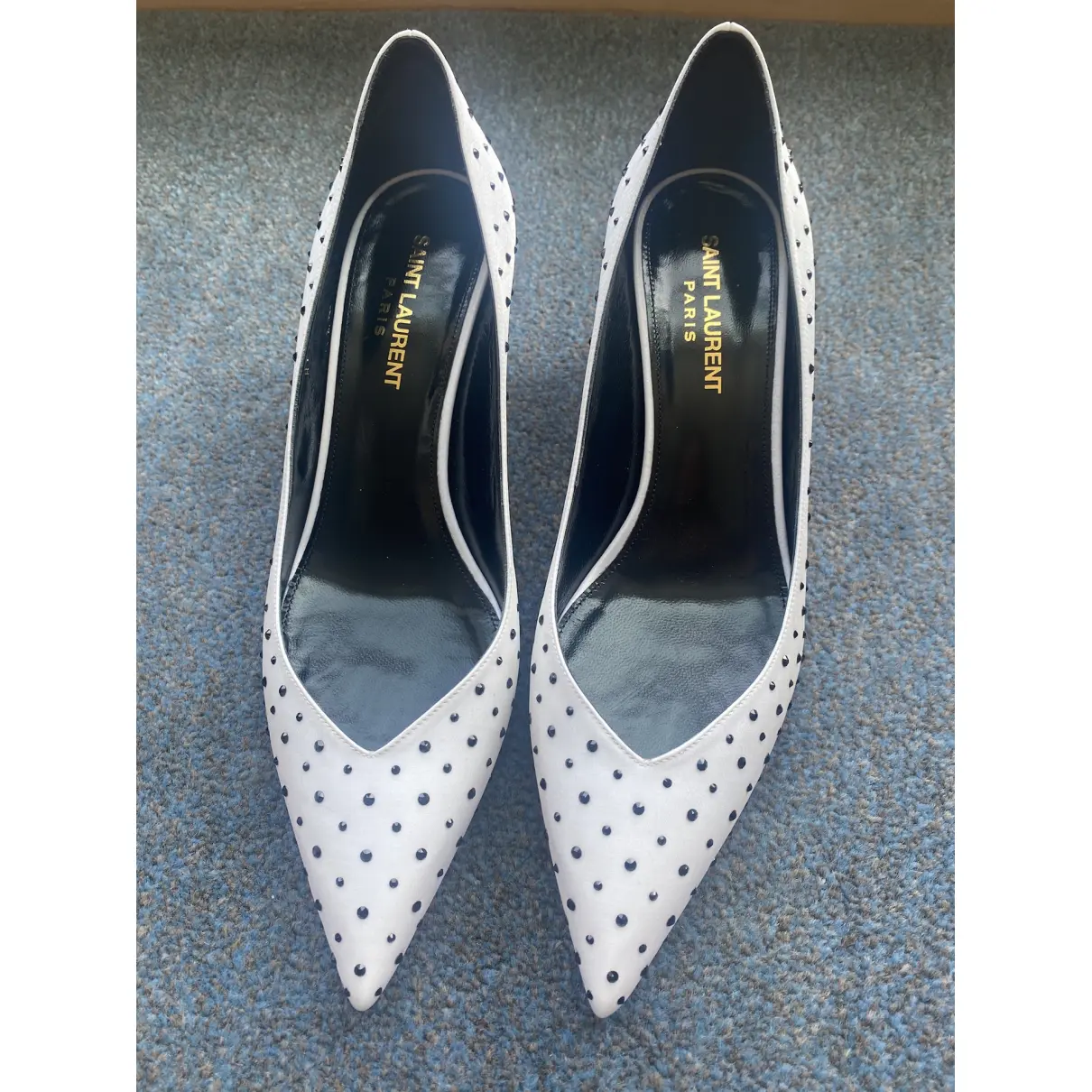Buy Saint Laurent Velvet heels online