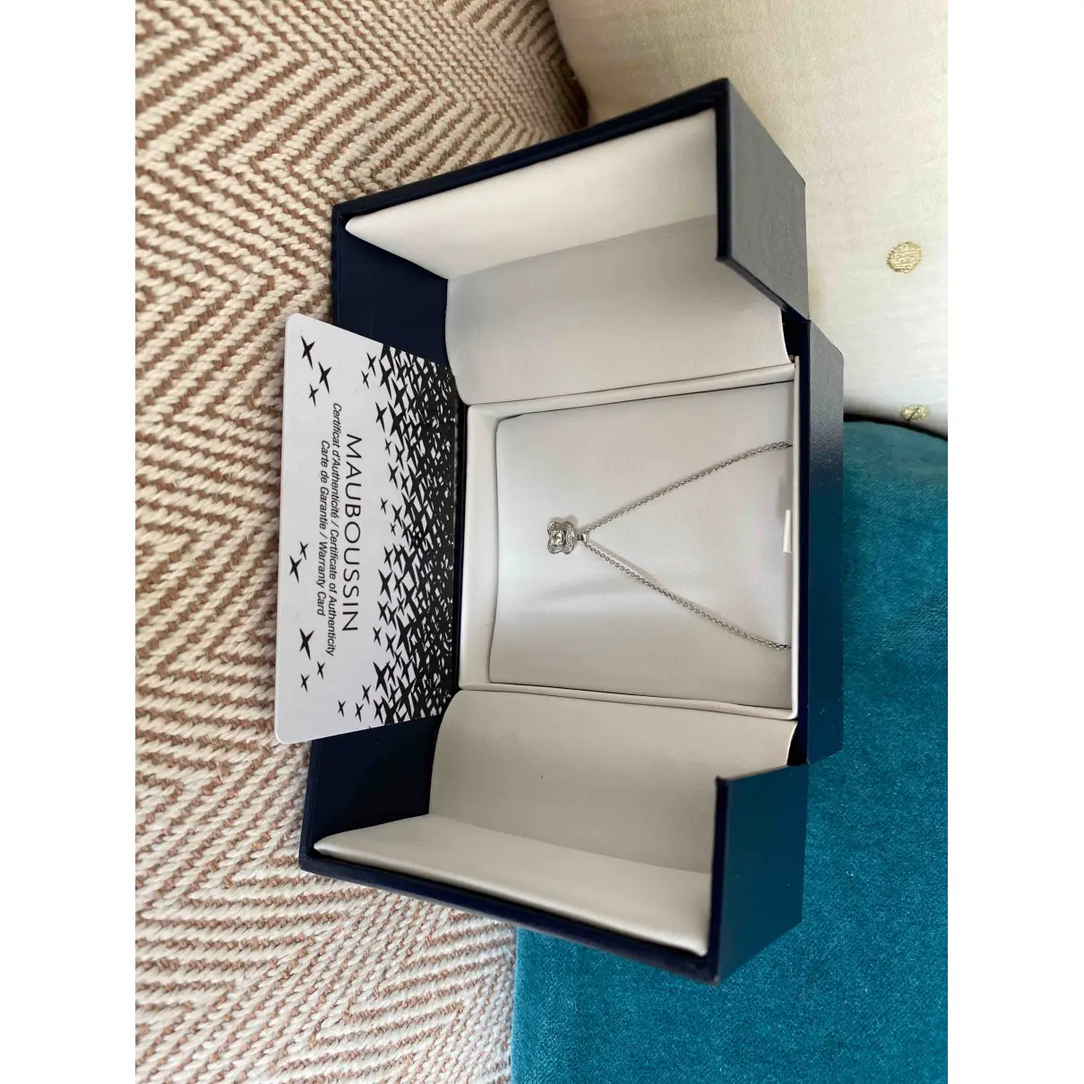 Chance of Love  white gold necklace Mauboussin