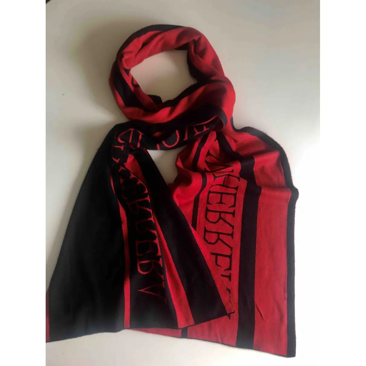 Carolina Herrera Wool scarf for sale - Vintage