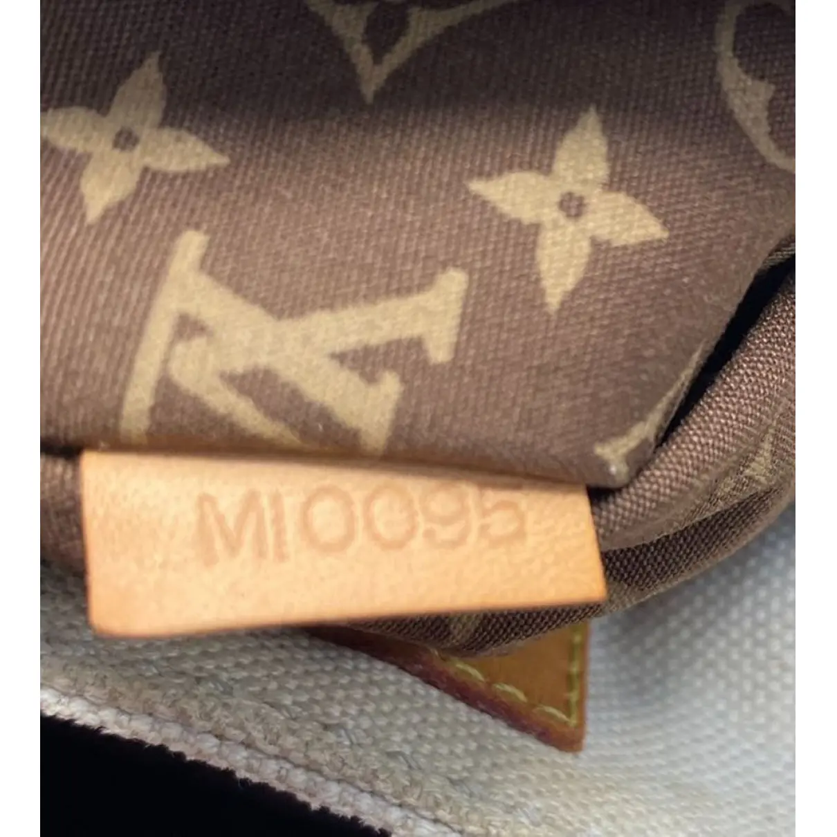 Buy Louis Vuitton Linen handbag online